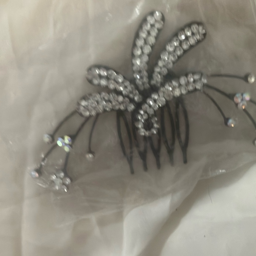 FINAL MARKDOWN Elegant new hair comb